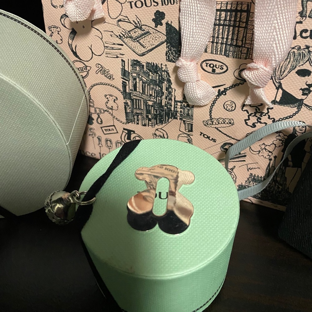 Tous pendant authentic